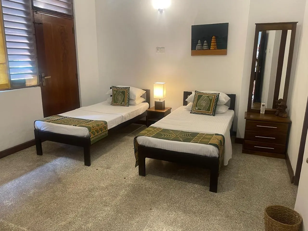 Transit Ward Place Colombo Sri Lanka
